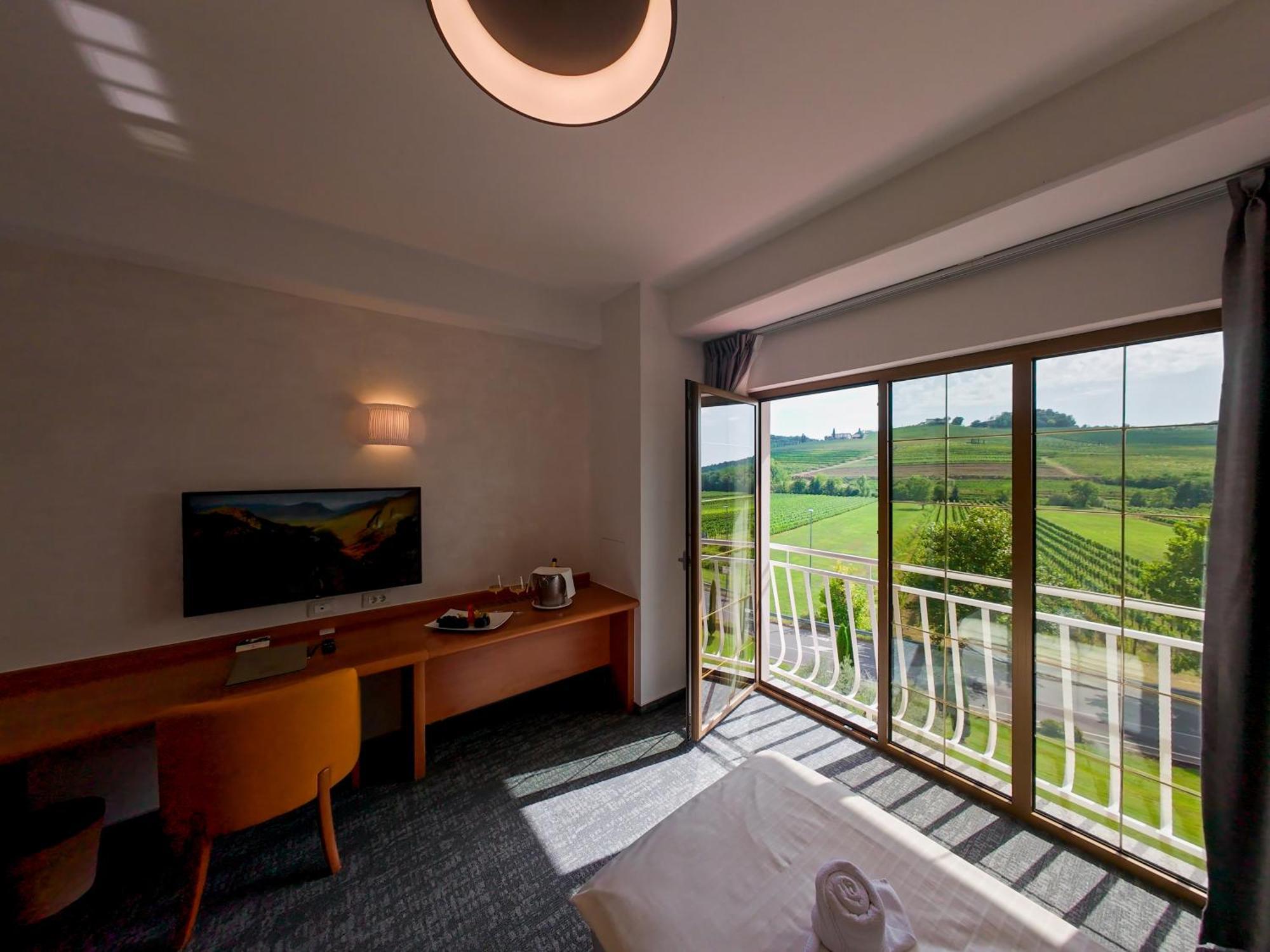 Hotel Venko ドブロボ エクステリア 写真